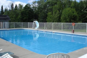 Belle grande piscine